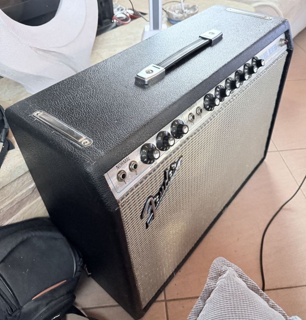 Three-quarter view of the finished amp on the floor